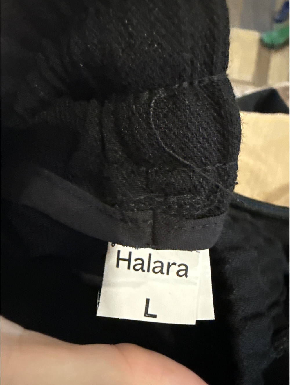 Halara Large Black Linen Feel Zippered Pocket Shorts - Picture 4 of 4